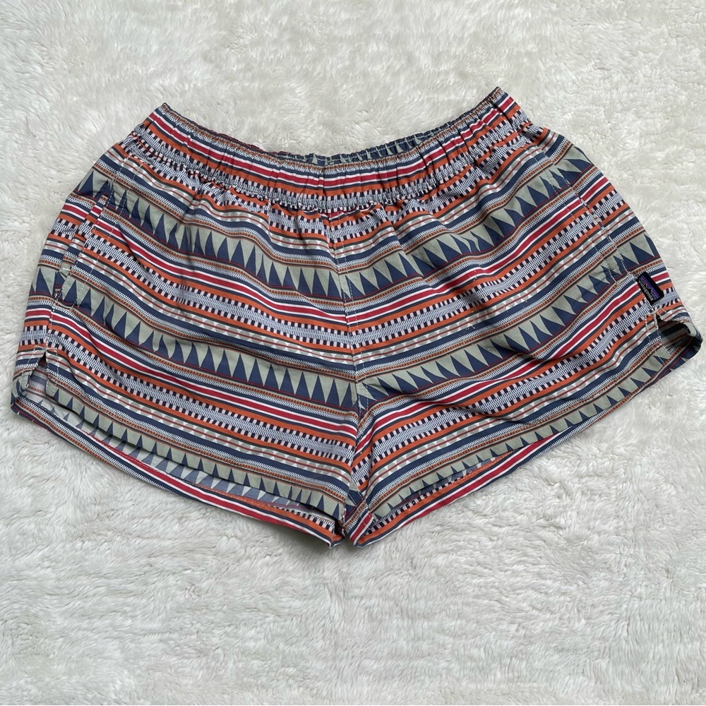 Patagonia Women’s Outdoors Aztec Print Shorts Size Small